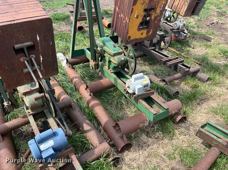 image for item MY9652 (14) pump jacks