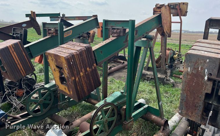 image for item MY9652 (14) pump jacks