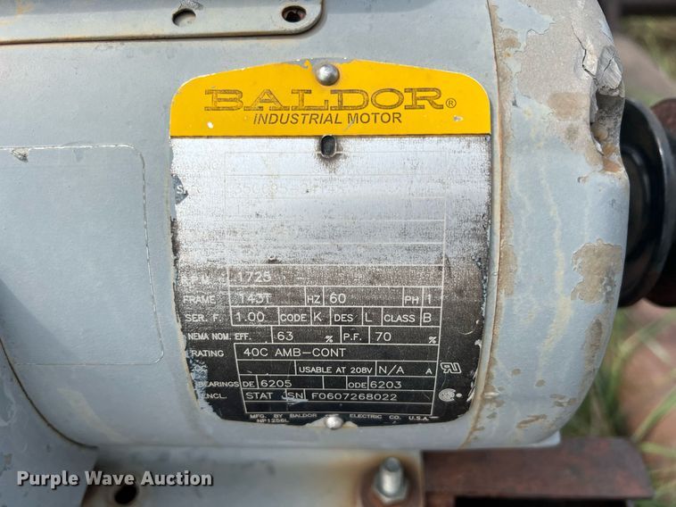 image for item MY9652 (14) pump jacks