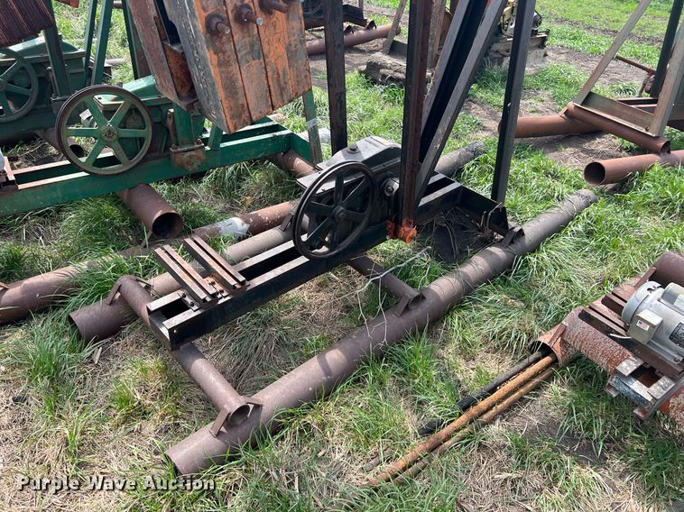 image for item MY9652 (14) pump jacks
