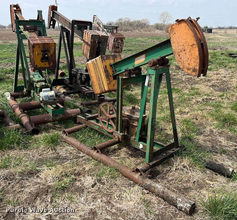 image for item MY9652 (14) pump jacks