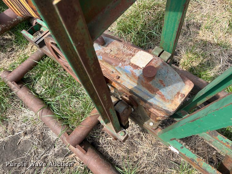image for item MY9652 (14) pump jacks