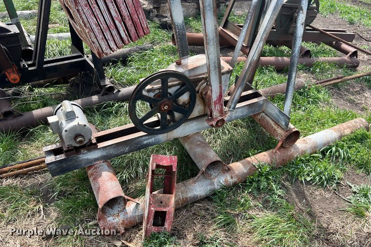 image for item MY9652 (14) pump jacks