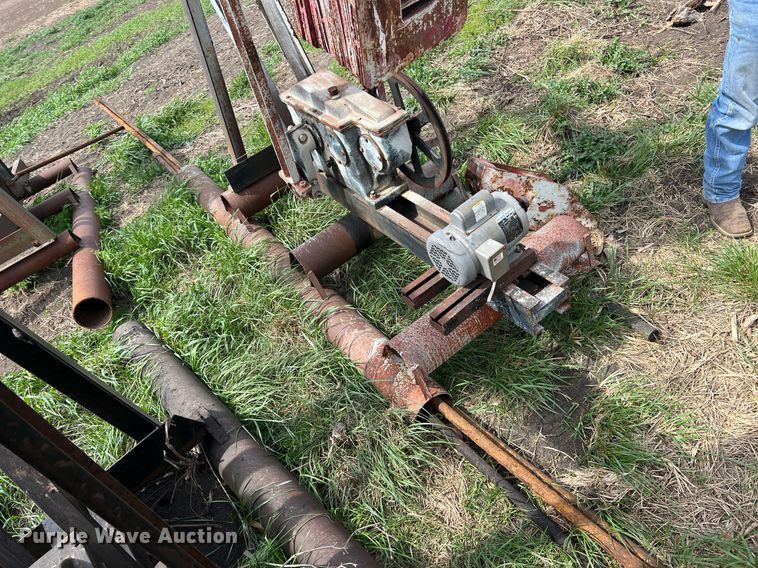 image for item MY9652 (14) pump jacks