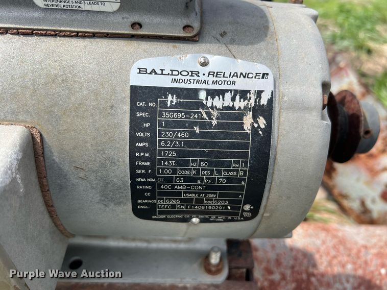 image for item MY9652 (14) pump jacks