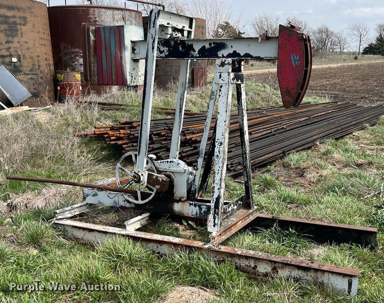 image for item MY9652 (14) pump jacks