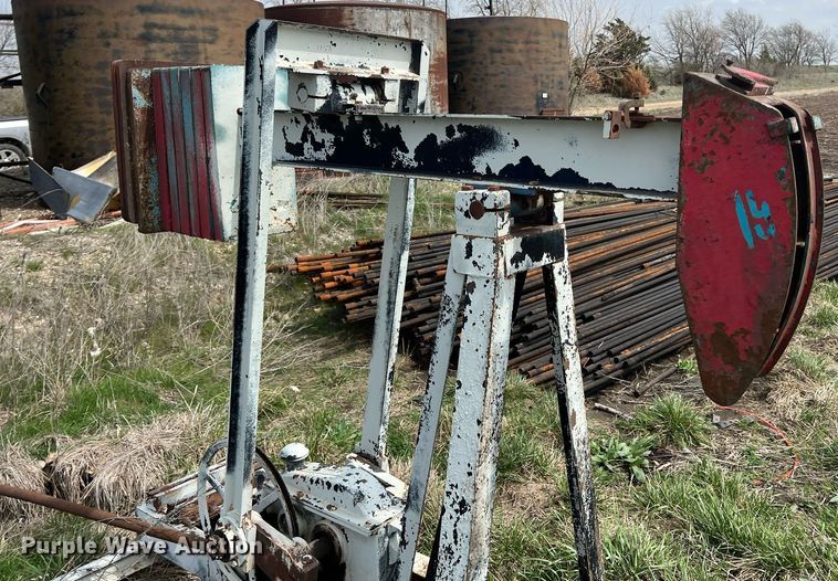 image for item MY9652 (14) pump jacks