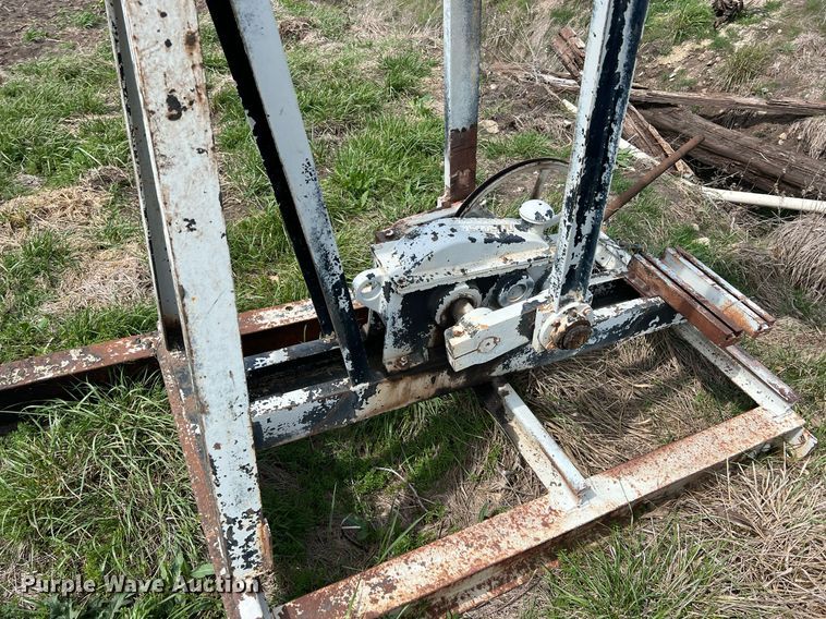 image for item MY9652 (14) pump jacks