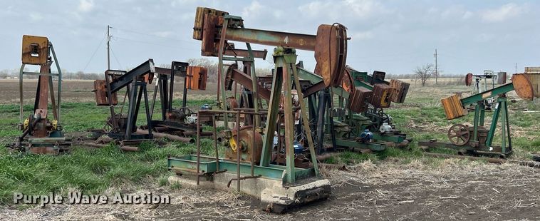 image for item MY9652 (14) pump jacks