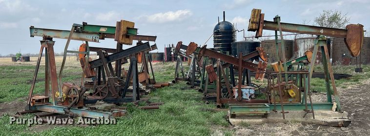 image for item MY9652 (14) pump jacks