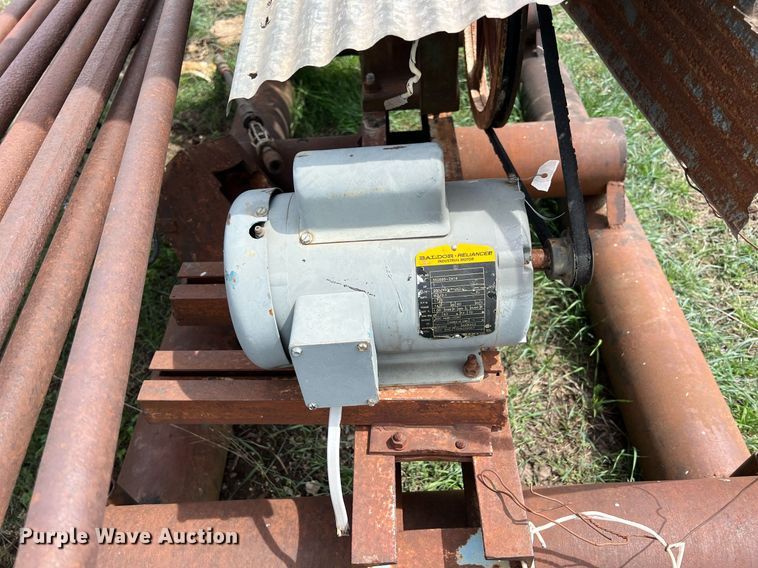 image for item MY9662 (4) pump jacks