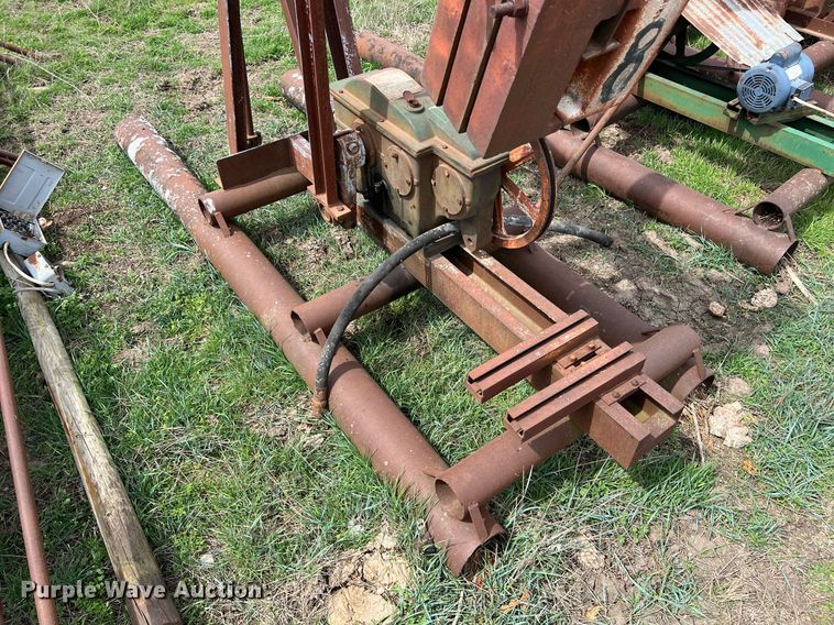 image for item MY9662 (4) pump jacks