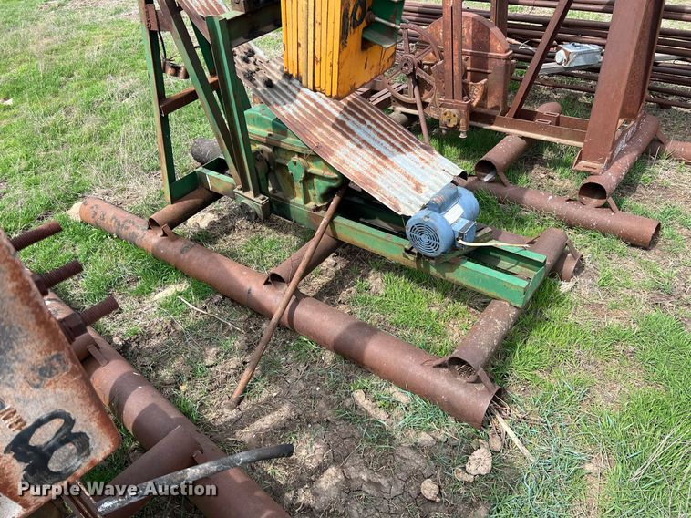 image for item MY9662 (4) pump jacks