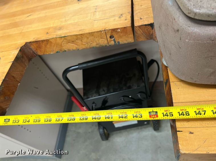 image for item MY9686 (6) work benches