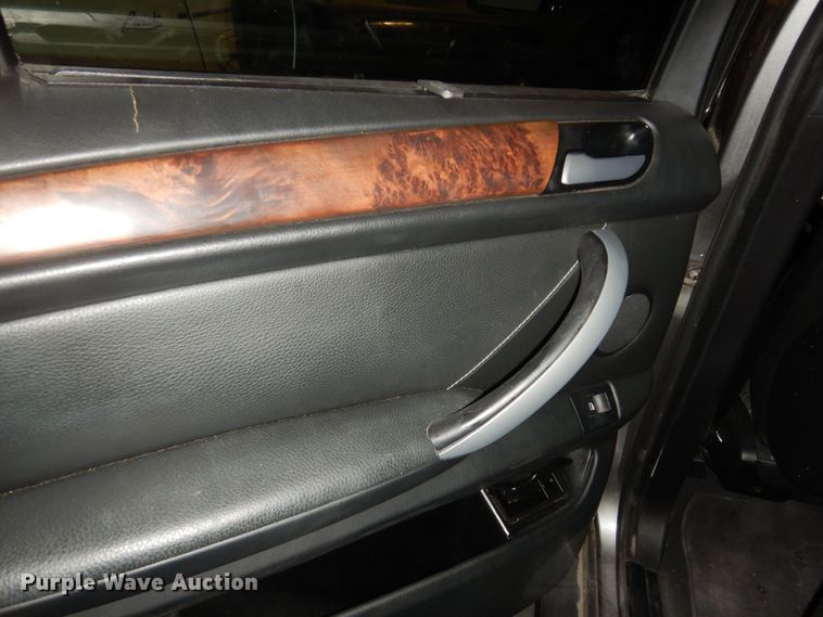 image for item DI6767 2004 BMW X5  SUV