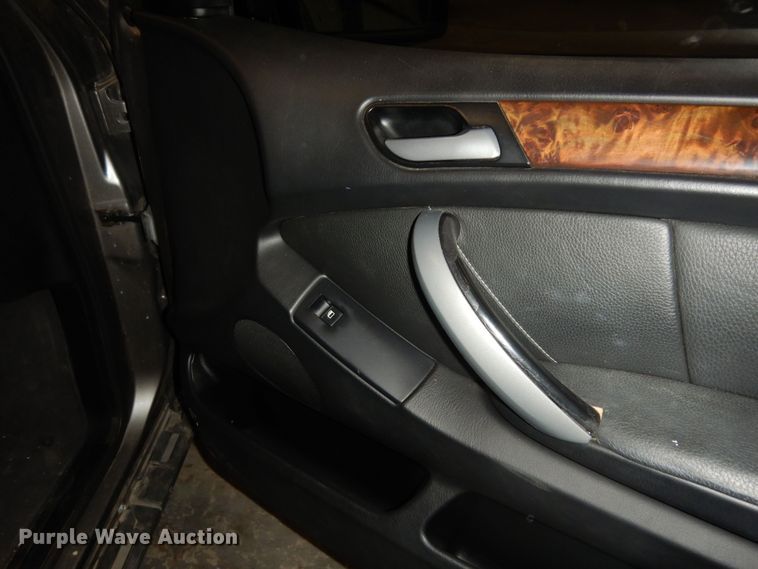 image for item DI6767 2004 BMW X5  SUV