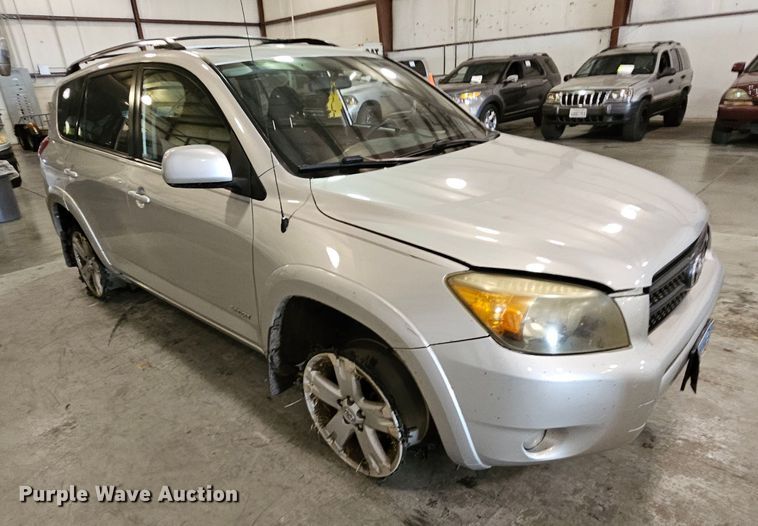 image for item DK7685 2007 Toyota RAV4  SUV