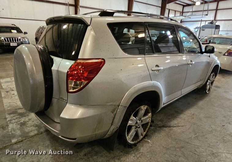 image for item DK7685 2007 Toyota RAV4  SUV