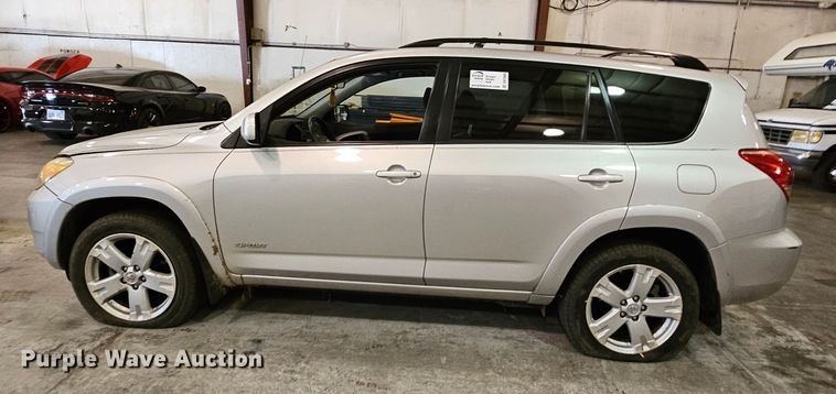 image for item DK7685 2007 Toyota RAV4  SUV