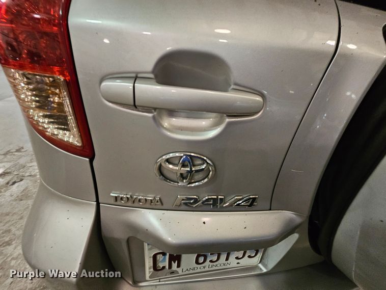 image for item DK7685 2007 Toyota RAV4  SUV