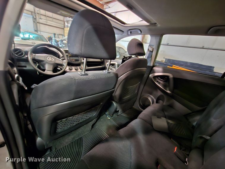 image for item DK7685 2007 Toyota RAV4  SUV