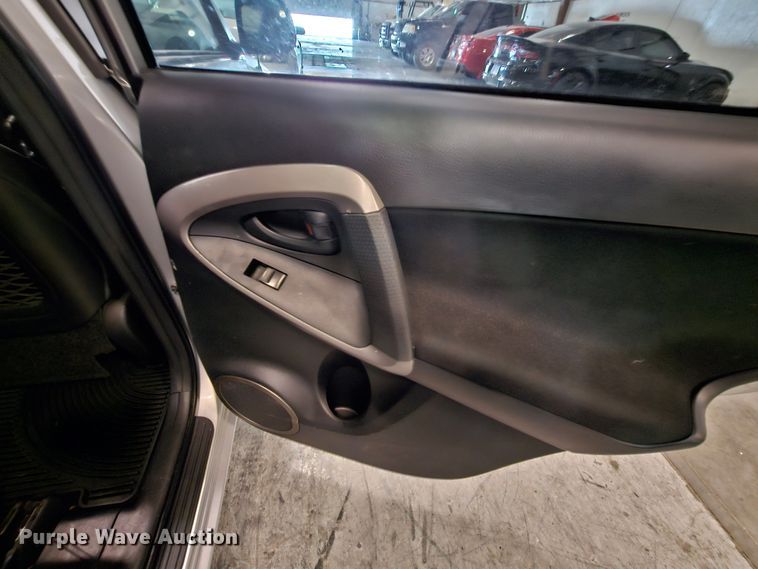 image for item DK7685 2007 Toyota RAV4  SUV