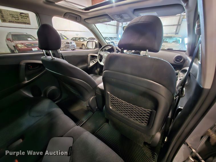 image for item DK7685 2007 Toyota RAV4  SUV