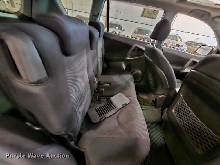 image for item DK7685 2007 Toyota RAV4  SUV