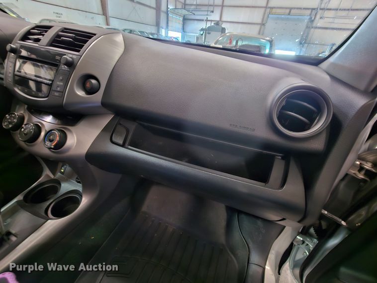 image for item DK7685 2007 Toyota RAV4  SUV