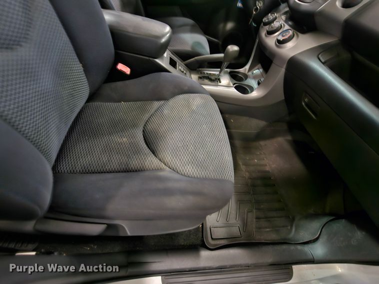 image for item DK7685 2007 Toyota RAV4  SUV