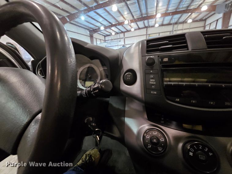 image for item DK7685 2007 Toyota RAV4  SUV