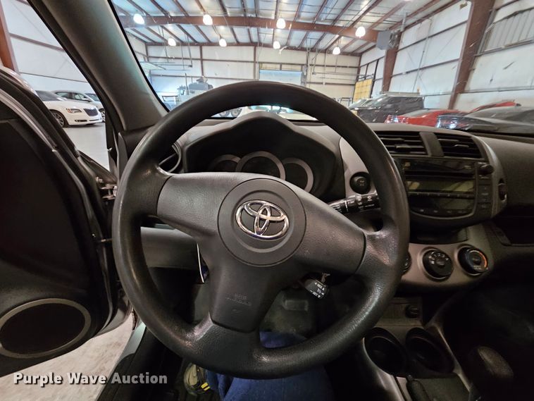 image for item DK7685 2007 Toyota RAV4  SUV