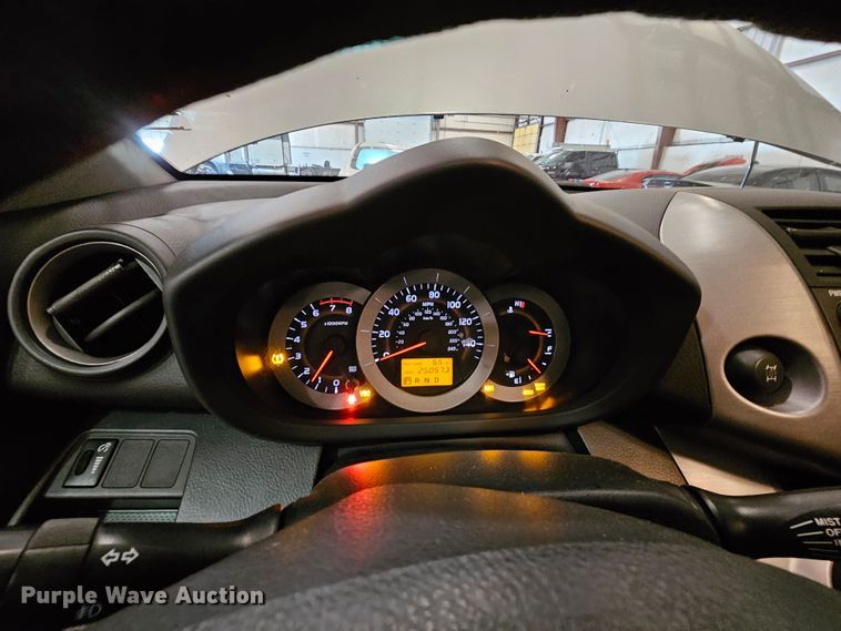 image for item DK7685 2007 Toyota RAV4  SUV