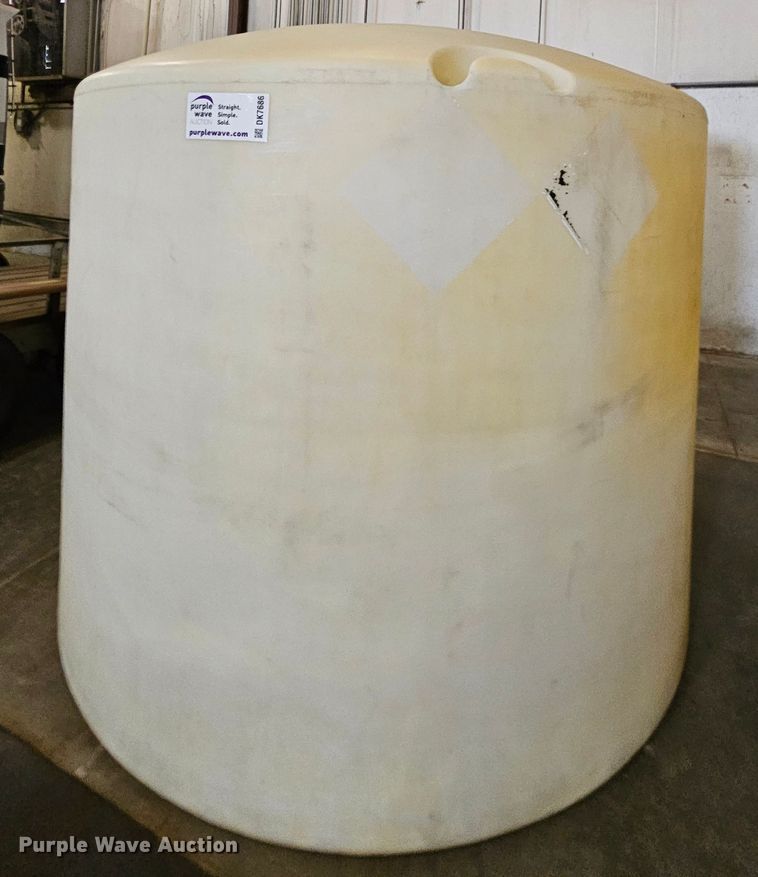 image for item DK7686 1,500 gallon poly tank