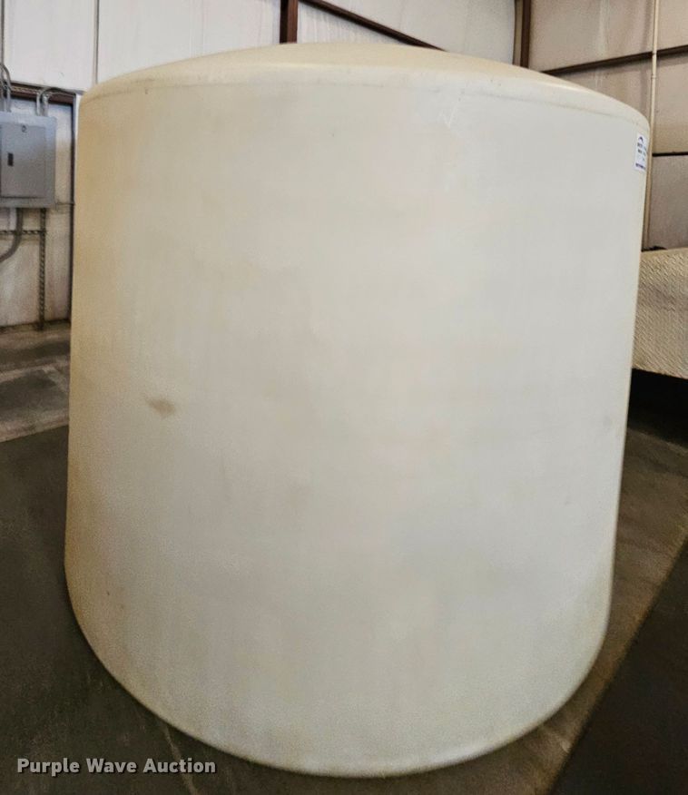 image for item DK7686 1,500 gallon poly tank