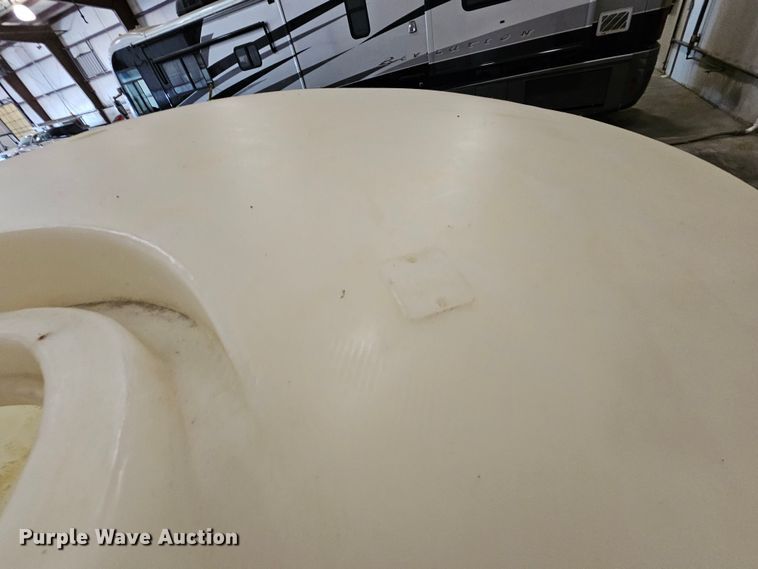 image for item DK7686 1,500 gallon poly tank