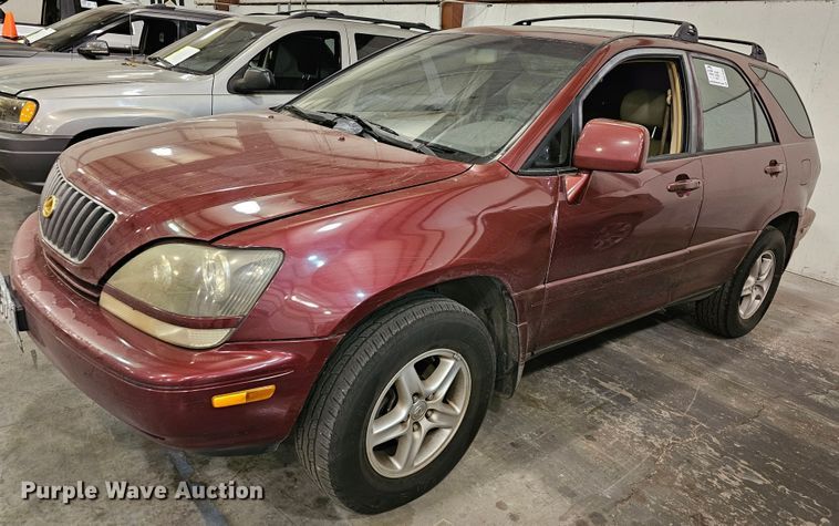 image for item DK7690 1999 Lexus RX300  SUV