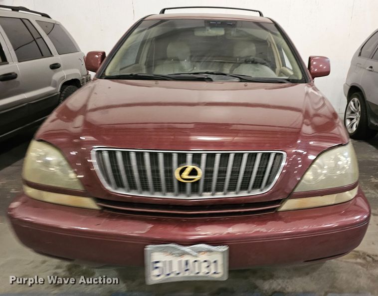 image for item DK7690 1999 Lexus RX300  SUV