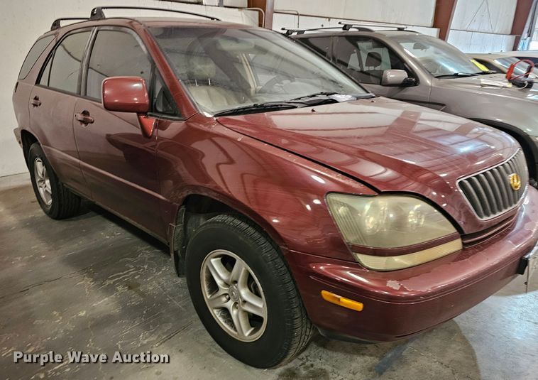 image for item DK7690 1999 Lexus RX300  SUV