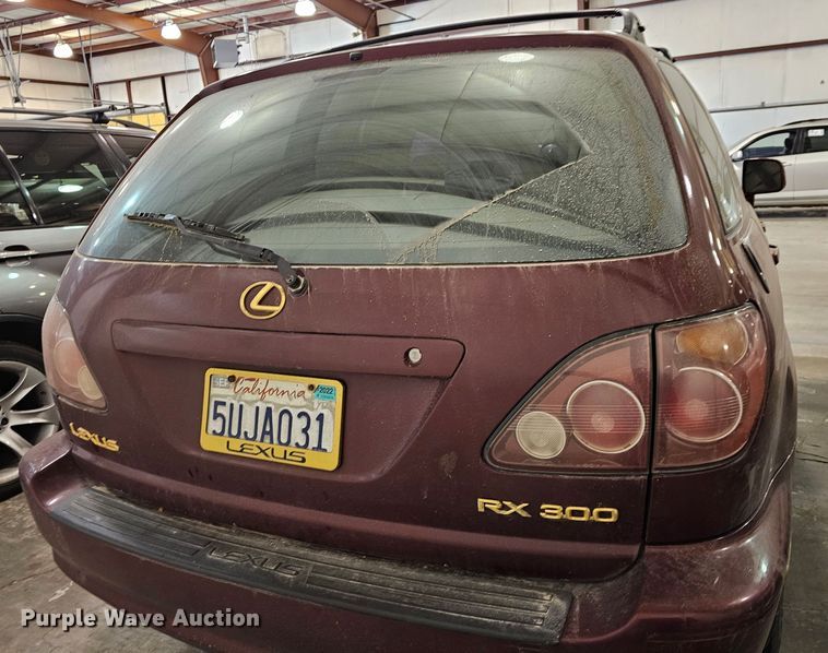 image for item DK7690 1999 Lexus RX300  SUV