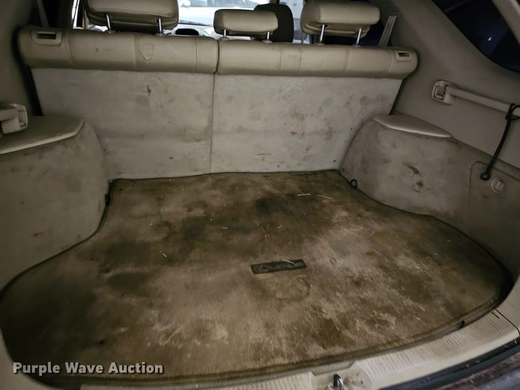 image for item DK7690 1999 Lexus RX300  SUV