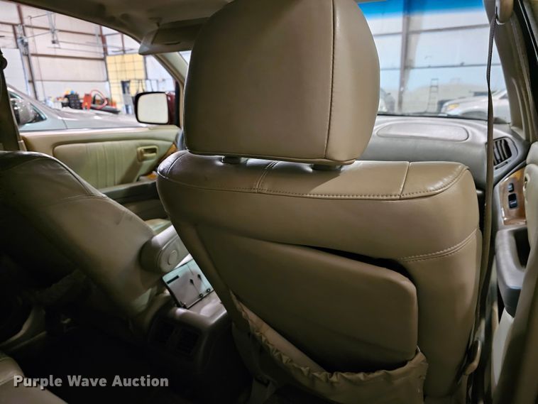 image for item DK7690 1999 Lexus RX300  SUV