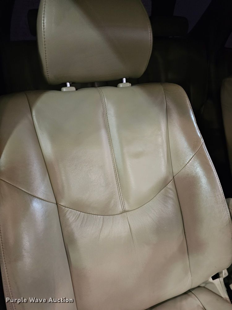 image for item DK7690 1999 Lexus RX300  SUV