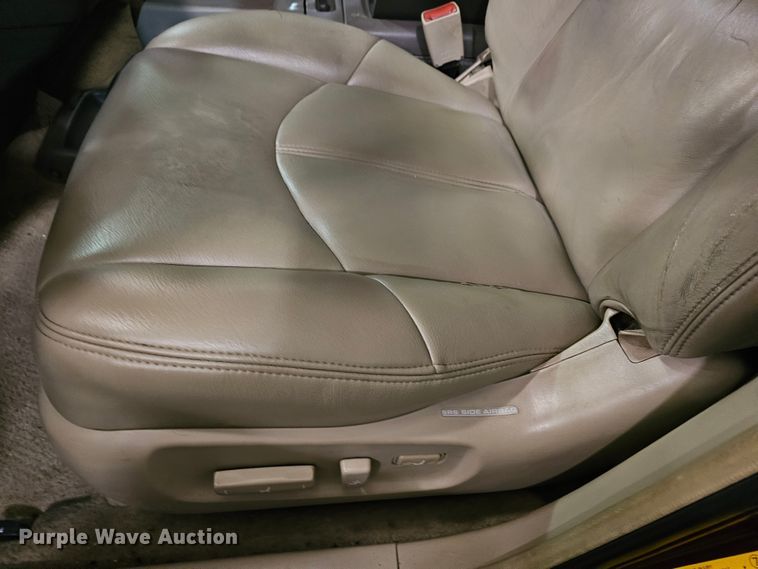 image for item DK7690 1999 Lexus RX300  SUV