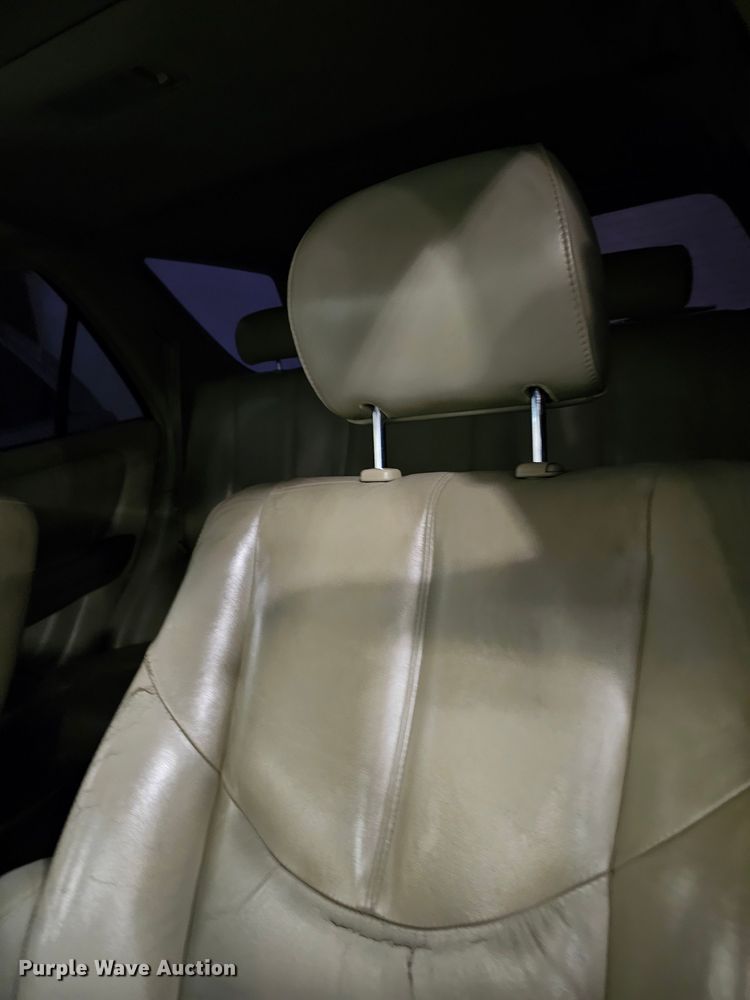 image for item DK7690 1999 Lexus RX300  SUV