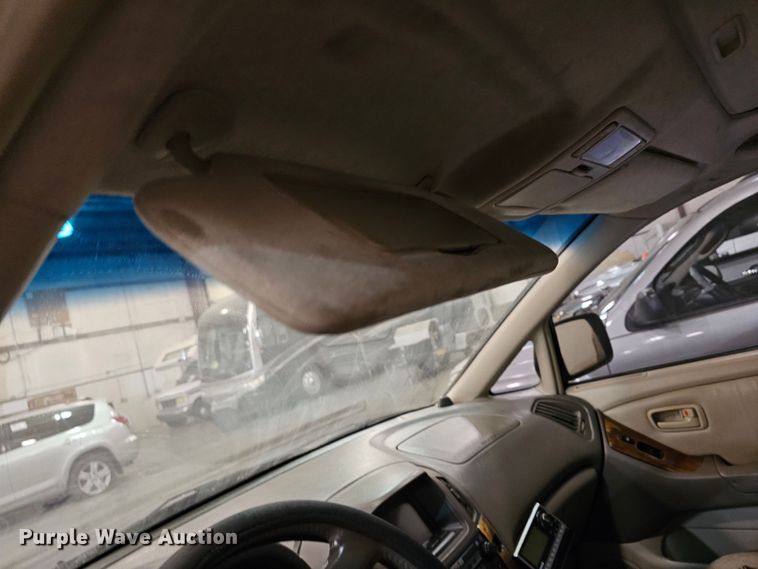 image for item DK7690 1999 Lexus RX300  SUV