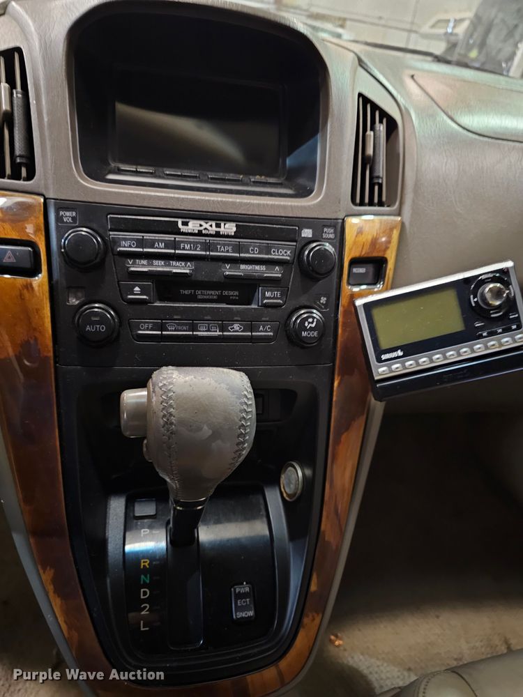 image for item DK7690 1999 Lexus RX300  SUV