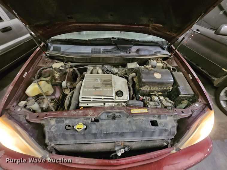 image for item DK7690 1999 Lexus RX300  SUV