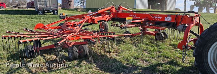 image for item DK1737 Kuhn GA8121  rotary hay rake