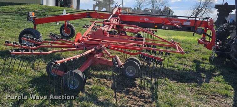 image for item DK1737 Kuhn GA8121  rotary hay rake
